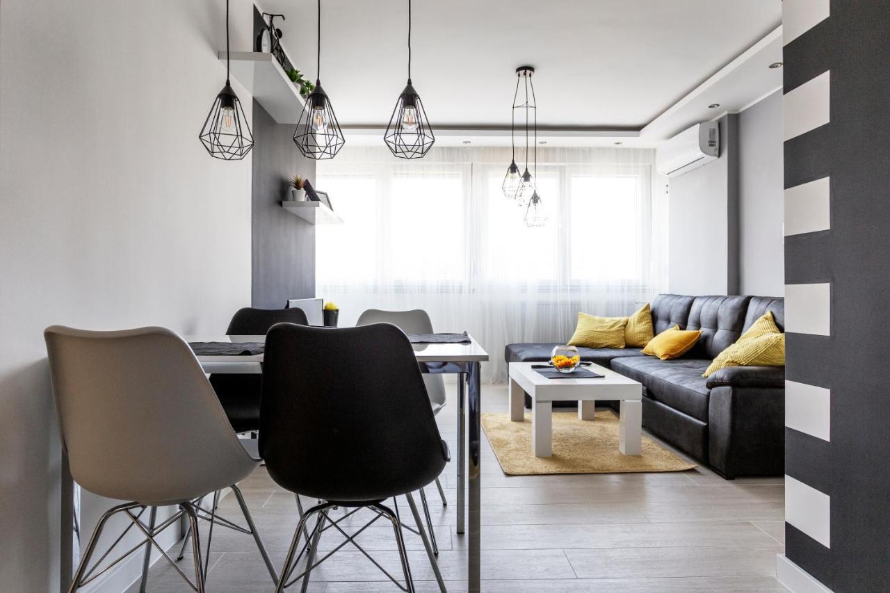 Park Apartment ノヴィ・サド エクステリア 写真
